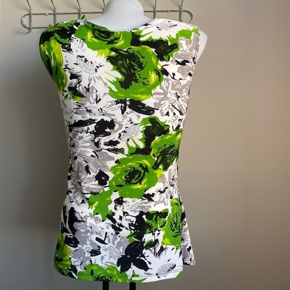 Brochure Women's Abstract Off-Center V-neck Ruffled Sleeveless Satin Blouse Med - Picture 6 of 11